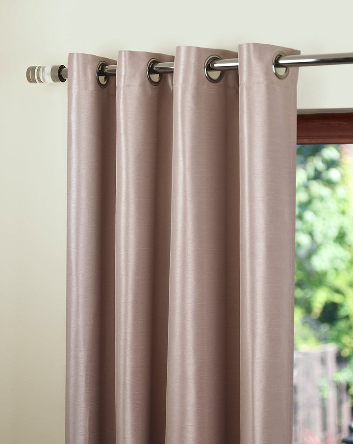 Rideau Assombrissants en fausse soie Oslo avec Oeillets 54" x 108"