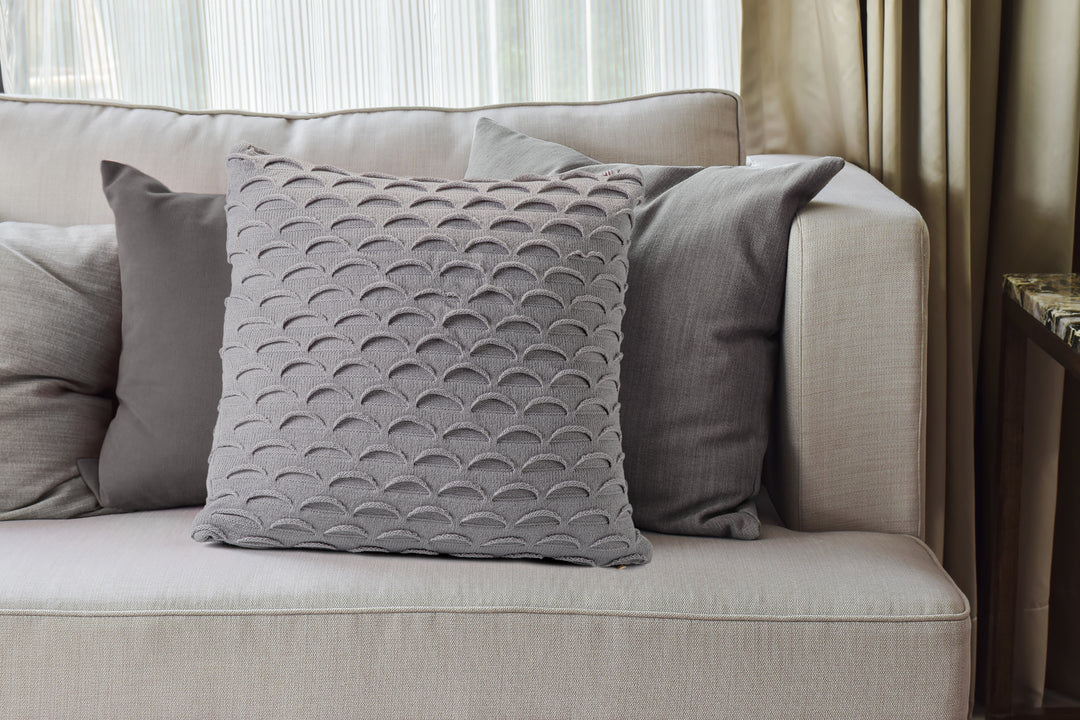 Coussin décoratif en tricot à motif  gris