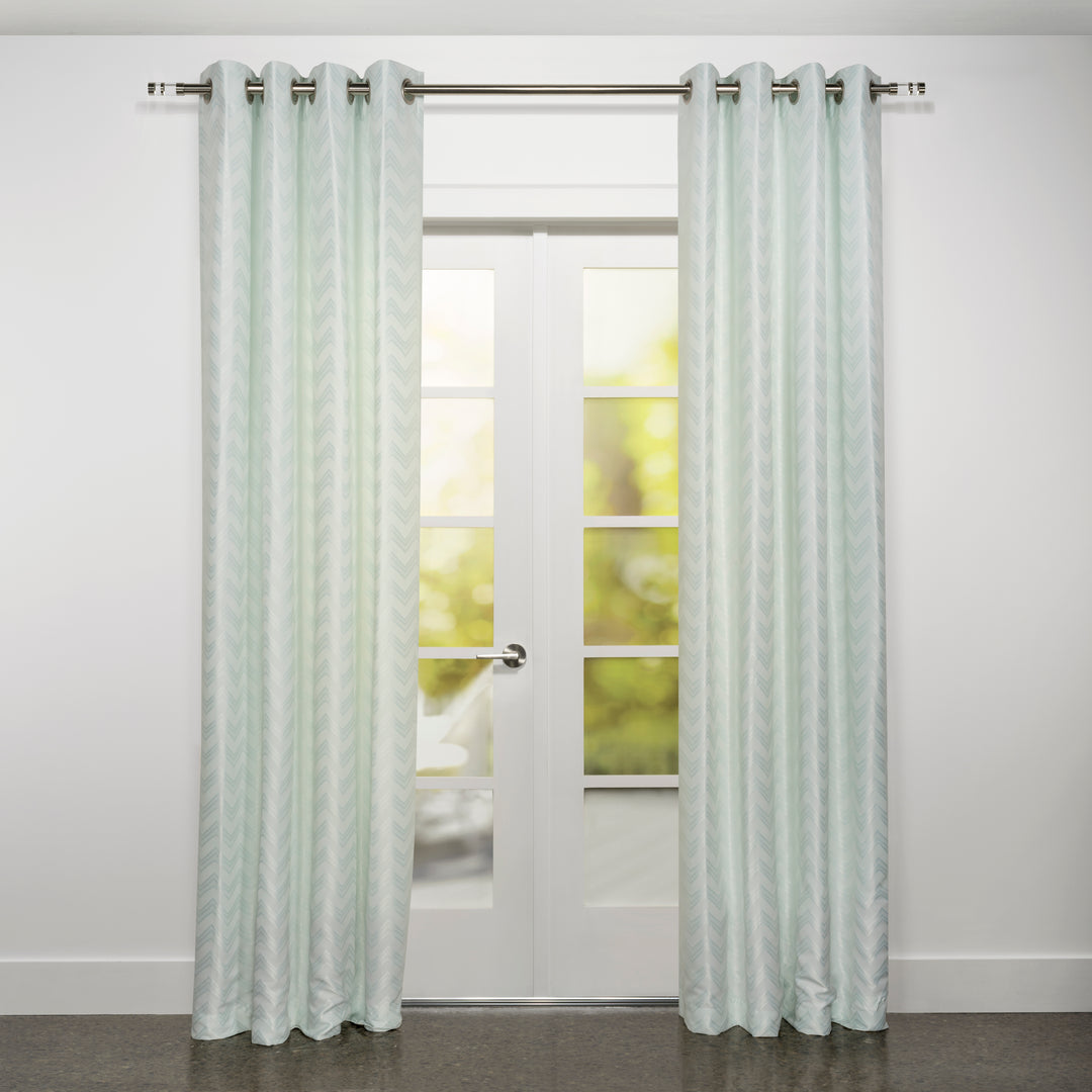 Rideau Assombrisant Motif Chevron Etna Avec Oeillets