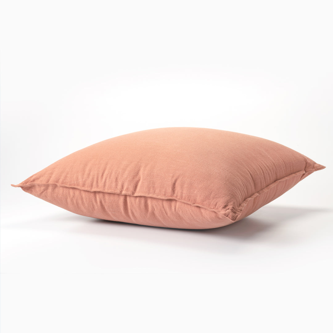 Oreiller décoratif en lin et coton texturé rouille 24" x 24"