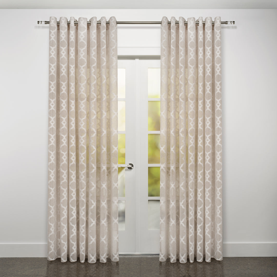 Rideau transparent à motif jacquard rétro Modena Avec Oeillets 108"x 95"