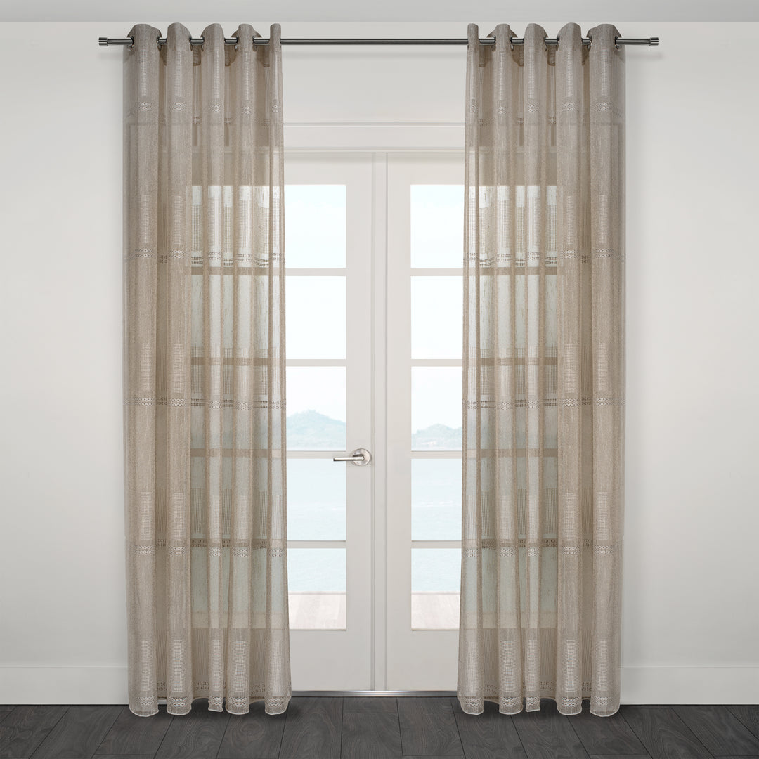 Rideau jacquard semi-transparent d'inspiration BoHo de Termoli 80"x95"